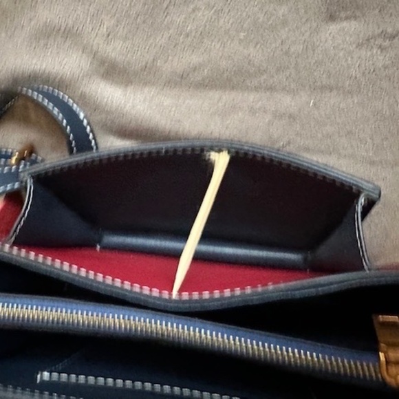 Maroon and Navy Cross body genuine leather - Picture 7 of 8